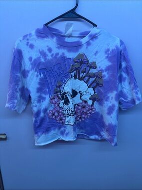 No Boundaries Purple Tie-Dye Skull & Mushroom Crop Tee